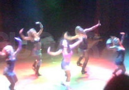 Britney trở lại sân khấu - 1