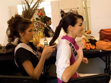 Hậu trường phần thi trang phục dân tộc - 8 Hậu trường phần thi trang phục dân tộc - 8