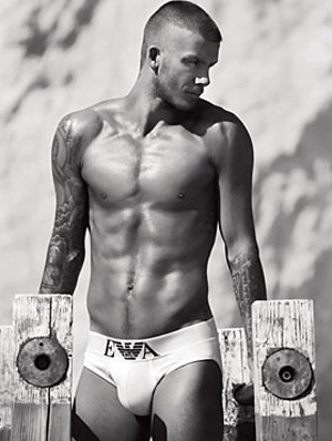 David Beckham khoe ảnh quảng cáo đồ lót - 3