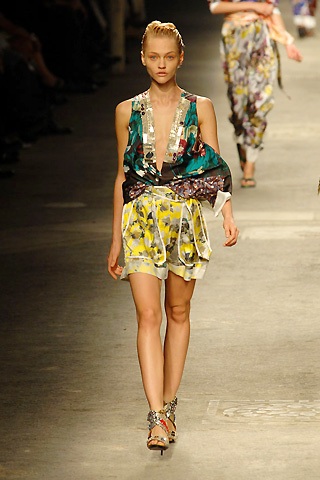 Sắc màu hoa lá của Dries Van Noten - 2 Sắc màu hoa lá của Dries Van Noten - 2