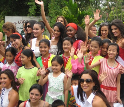 Dấu ấn nhan sắc ở làng SOS - 11