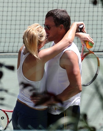 Kate Hudson và Lance Armstrong công khai âu yếm - 2