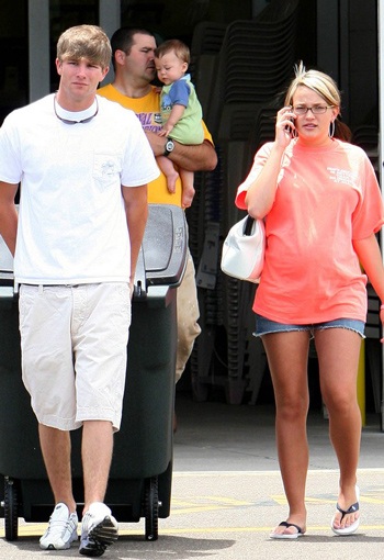 Jamie Lynn Spears sẵn sàng đón con đầu lòng - 2 Jamie Lynn Spears sẵn sàng đón con đầu lòng - 2