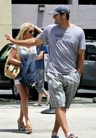 Jessica Simpson và Tony Romo vẫn hạnh phúc - 4