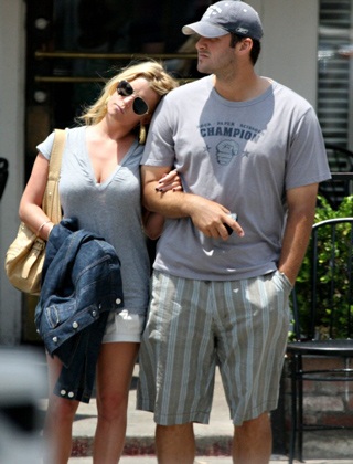 Jessica Simpson và Tony Romo vẫn hạnh phúc - 2