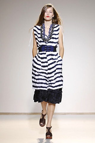 BST xuân/hè 2008 của Nicole Farhi - 16