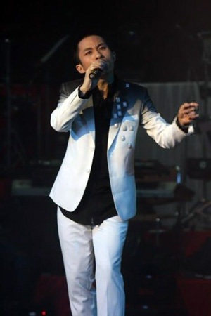 Tùng Dương: "Hát để thỏa mãn sự khát khao của chính mình!" - 1 Tùng Dương: "Hát để thỏa mãn sự khát khao của chính mình!" - 1