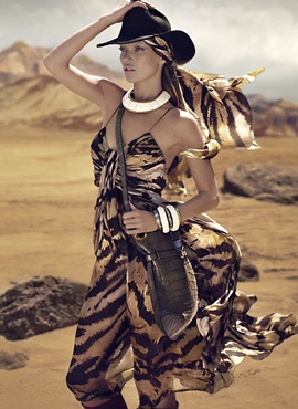 Kate Moss hóa thân thành nữ hoàng Cleopatra  - 2