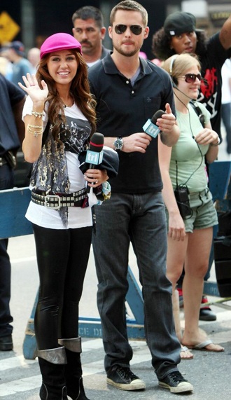 Miley Cyrus mơ cuộc sống bình thường - 3 Miley Cyrus mơ cuộc sống bình thường - 3