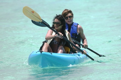 Kỳ nghỉ lãng mạn của cặp “sao” High School Musical - 3