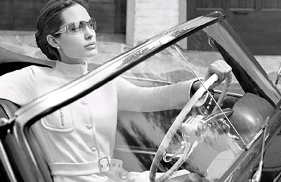 Vẻ đẹp cổ điển của Angelina Jolie  - 3