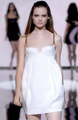 Behati Prinsloo - Vẻ đẹp lãng mạn và bay bổng - 4