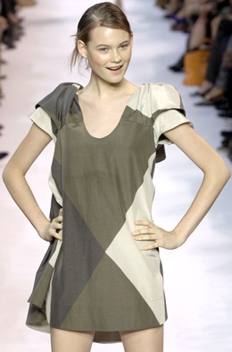 Behati Prinsloo - Vẻ đẹp lãng mạn và bay bổng - 6