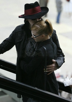 Evan Rachel Wood tâm sự về bạn trai lập dị - 1