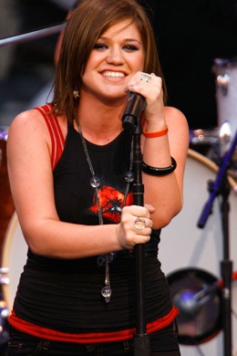 Kelly Clarkson: Xin lỗi vì gây ra sự hiểu lầm - 1
