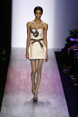 BCBG Max Azria: Thanh lịch, quyến rũ - 14