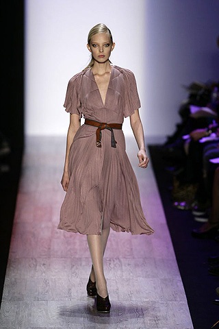 BCBG Max Azria: Thanh lịch, quyến rũ - 12