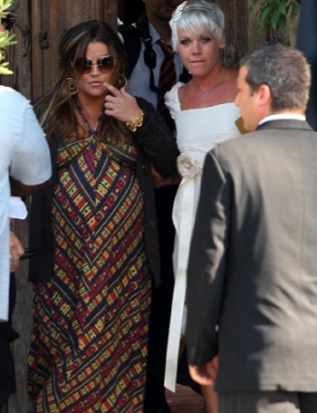 Lisa Marie Presley mang song thai - 2 Lisa Marie Presley mang song thai - 2