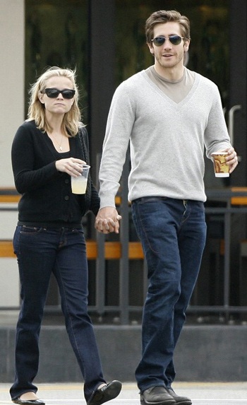 “Reese Witherspoon và Jake Gyllenhaal chưa đính hôn” - 1