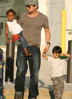 Theo chân nhà Brangelina đi thăm bảo tàng - 6