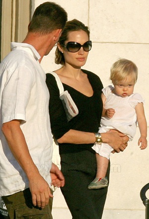 Theo chân nhà Brangelina đi thăm bảo tàng - 2