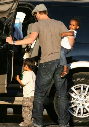 Theo chân nhà Brangelina đi thăm bảo tàng - 7