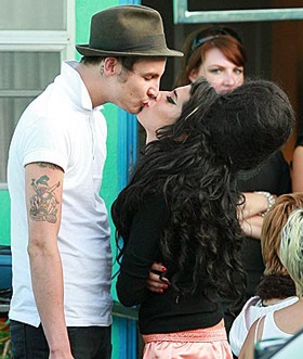 Amy Winehouse đã rời trại cai nghiện - 2 Amy Winehouse đã rời trại cai nghiện - 2