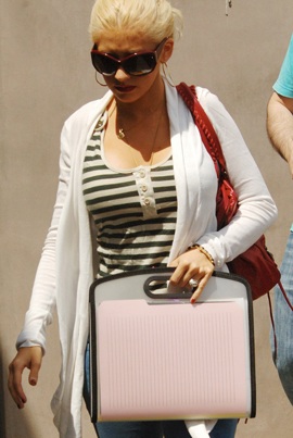 Christina Aguilera: Bà bầu xinh đẹp - 4 Christina Aguilera: Bà bầu xinh đẹp - 4