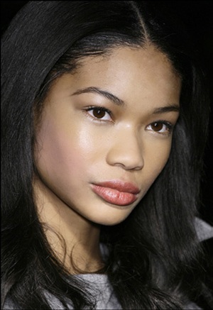 Bốn phong cách trang điểm thu 2007 - 1