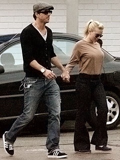 Người đẹp gợi tình nhất thế giới bí mật kết hôn - 1