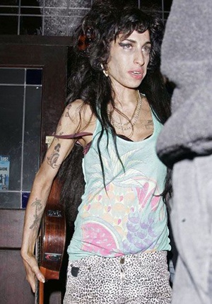 Amy Winehouse không dự tiệc sinh nhật của… chính mình - 4 Amy Winehouse không dự tiệc sinh nhật của… chính mình - 4