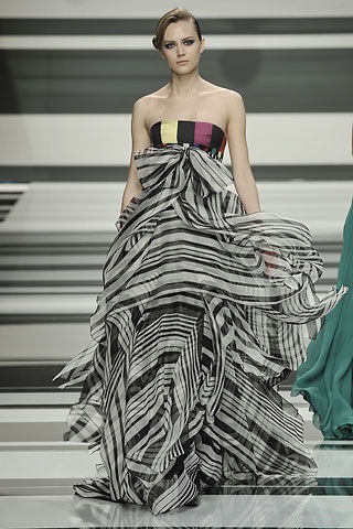 Bay bổng Elie Saab - 24 Bay bổng Elie Saab - 24