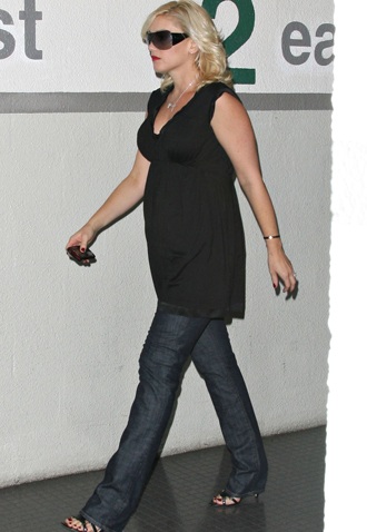 Gwen Stefani xuất hiện sau khi sinh con - 2