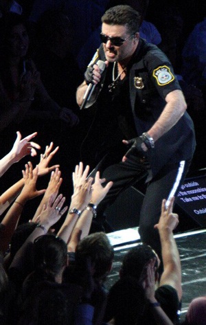 George Michael bị bắt vì tàng trữ chất gây nghiện - 1