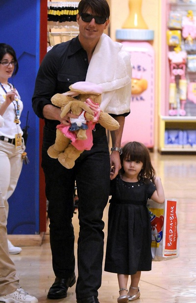 Bé Suri được đi “sắm” đồ chơi - 5 Bé Suri được đi “sắm” đồ chơi - 5