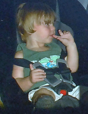 Britney Spears “nếm” cả “núm ti” giả của con! - 5 Britney Spears “nếm” cả “núm ti” giả của con! - 5