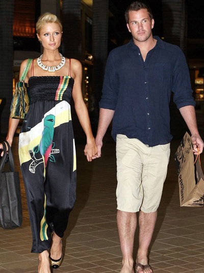 Paris Hilton và tình nhân mới vui vẻ ở Hawaii - 4 Paris Hilton và tình nhân mới vui vẻ ở Hawaii - 4