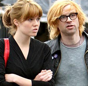 Nữ ca sỹ "kẹo ngọt" Mandy Moore đã kết hôn - 1