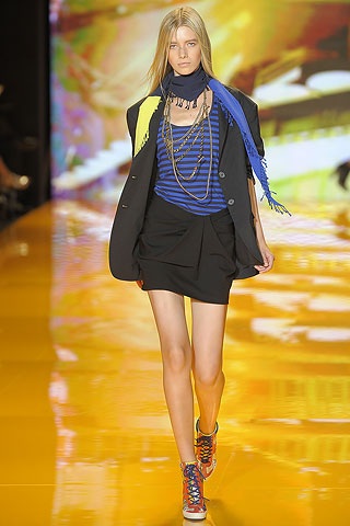 BST trẻ trung của DKNY - 1