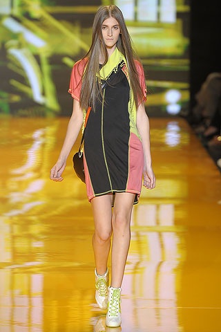 BST trẻ trung của DKNY - 28