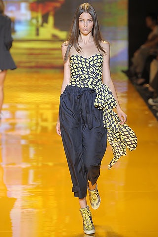 BST trẻ trung của DKNY - 11