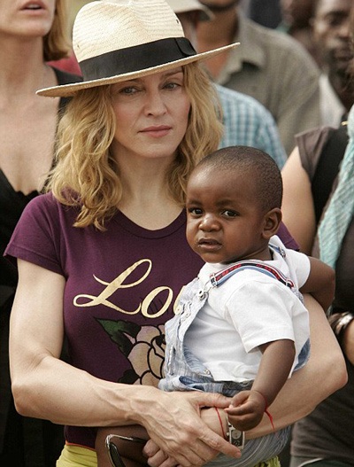 Madonna sắp có thêm con nuôi - 2 Madonna sắp có thêm con nuôi - 2