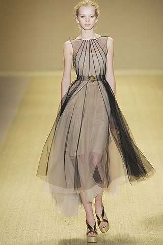 BST quyến rũ của Monique Lhuillier - 23 BST quyến rũ của Monique Lhuillier - 23