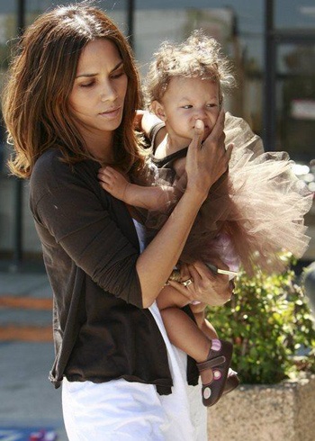 “Người phụ nữ gợi tình nhất thế giới” muốn có thêm con - 2