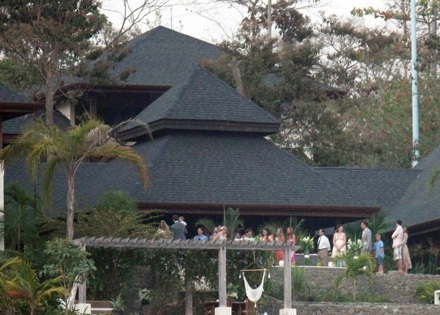 Tiết lộ về váy cưới “độc nhất vô nhị” của Gisele Bundchen - 4 Tiết lộ về váy cưới “độc nhất vô nhị” của Gisele Bundchen - 4