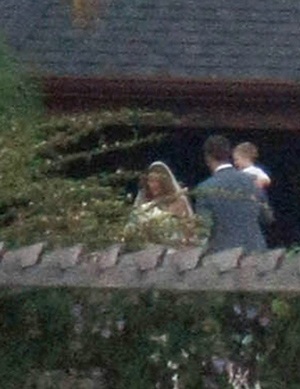 Tiết lộ về váy cưới “độc nhất vô nhị” của Gisele Bundchen - 5 Tiết lộ về váy cưới “độc nhất vô nhị” của Gisele Bundchen - 5