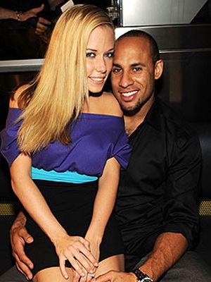 Kendra Wilkinson: Vẫn múa cột nhưng từ chối chụp ảnh “nóng” - 1 Kendra Wilkinson: Vẫn múa cột nhưng từ chối chụp ảnh “nóng” - 1