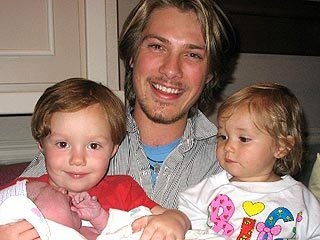 Taylor Hanson khen vợ đảm - 2 Taylor Hanson khen vợ đảm - 2