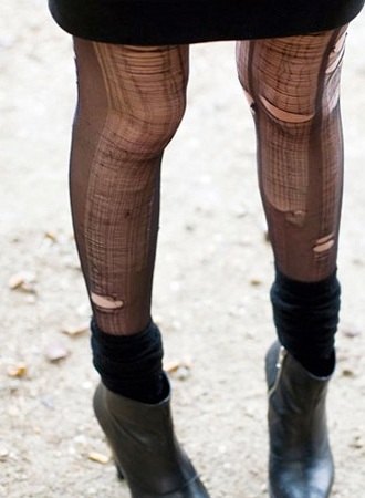 Mốt tất rách, quần rách - 14 Mốt tất rách, quần rách - 14