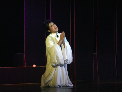 Sân khấu Tết 2008: Chính kịch “chen vai” với hài kịch! - 1 Sân khấu Tết 2008: Chính kịch “chen vai” với hài kịch! - 1